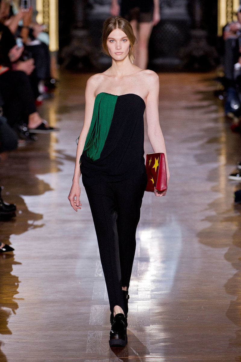 هل ترتدين صيحة الStirrup Pants هذا الخريف؟